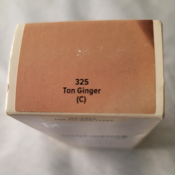 It Cosmetics Confidence in a Foundation Velvet Matte Finish 325 Tan Ginger - Picture 2 of 5